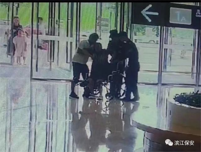 長沙濱江保安服務有限責任公司,長沙安保服務,長沙保安,保鏢特衛(wèi)服務,護衛(wèi)