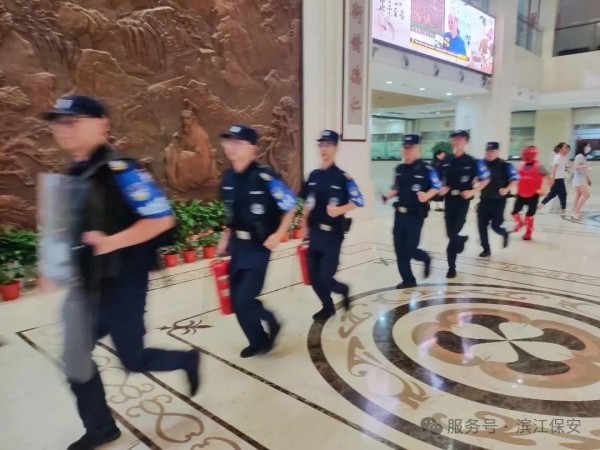 長沙濱江保安服務(wù)有限責(zé)任公司,長沙安保服務(wù),長沙保安,保鏢特衛(wèi)服務(wù),護(hù)衛(wèi)