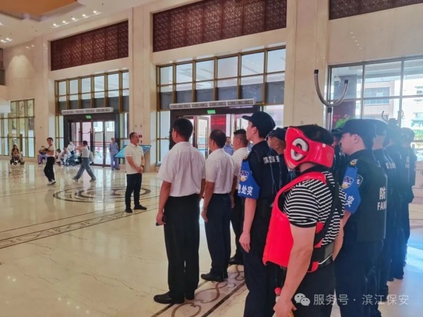 長沙濱江保安服務(wù)有限責(zé)任公司,長沙安保服務(wù),長沙保安,保鏢特衛(wèi)服務(wù),護(hù)衛(wèi)