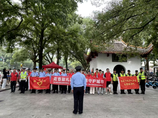 長(zhǎng)沙濱江保安服務(wù)有限責(zé)任公司,長(zhǎng)沙安保服務(wù),長(zhǎng)沙保安,保鏢特衛(wèi)服務(wù),護(hù)衛(wèi)