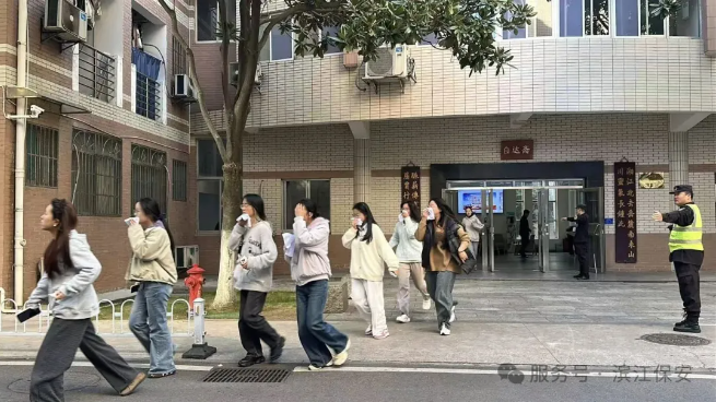長沙濱江保安服務(wù)有限責(zé)任公司,長沙安保服務(wù),長沙保安,保鏢特衛(wèi)服務(wù),護(hù)衛(wèi)
