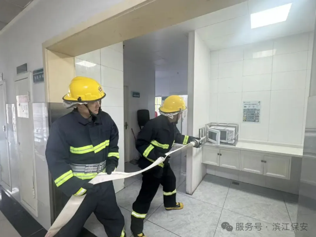 長沙濱江保安服務(wù)有限責(zé)任公司,長沙安保服務(wù),長沙保安,保鏢特衛(wèi)服務(wù),護(hù)衛(wèi)