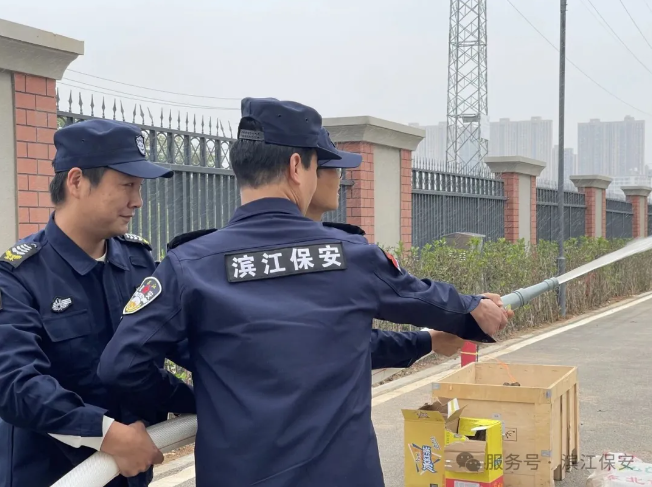 長沙濱江保安服務(wù)有限責(zé)任公司,長沙安保服務(wù),長沙保安,保鏢特衛(wèi)服務(wù),護(hù)衛(wèi)